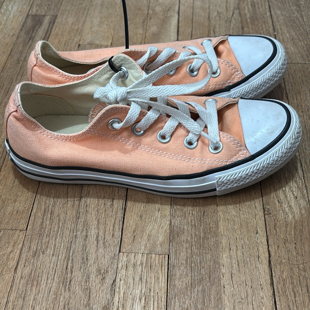 Converse  - Picture 2 of 5